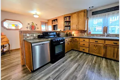 321 5th Avenue SE, Pipestone, MN 56164 - Photo 10