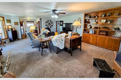 321 5th Avenue SE, Pipestone, MN 56164 - Photo 24