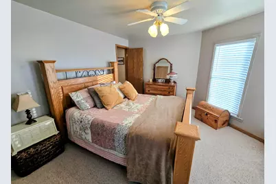 321 5th Avenue SE, Pipestone, MN 56164 - Photo 30