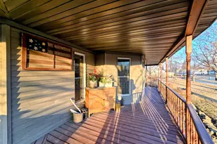 321 5th Ave SE, Pipestone, MN 56164 - Photo 2