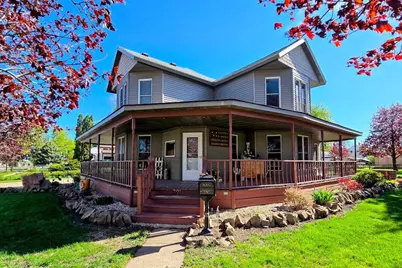 321 5th Avenue SE, Pipestone, MN 56164 - Photo 1
