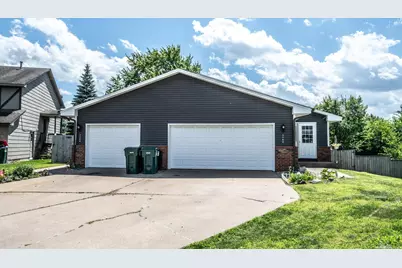 1142 Cheery Lane NE, Columbia Heights, MN 55421 - Photo 2