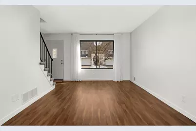 4235 Sylvia Lane N, Shoreview, MN 55126 - Photo 4