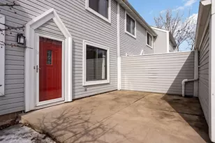 4235 Sylvia Ln N, Shoreview, MN 55126 - Photo 2