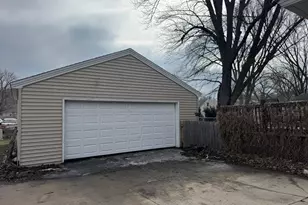 415 McKinley Ave, North Mankato, MN 56003 - Photo 4