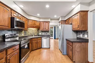 7476 Cahill Rd, Edina, MN 55439 - Photo 8