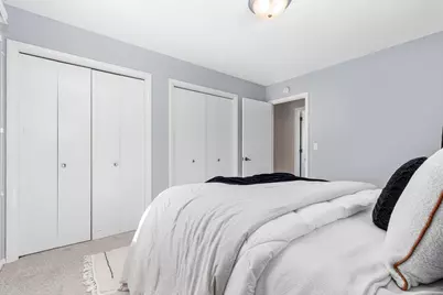 1056 Brooks Avenue W, Roseville, MN 55113 - Photo 14