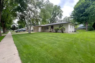 1804 7th St SW, Willmar, MN 56201 - Photo 26
