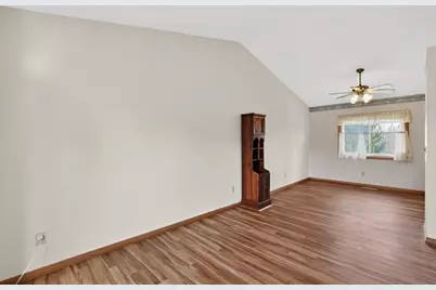 3714 10th Avenue SW, Rochester, MN 55902 - Photo 6