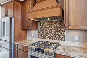 4136 Prairie Ridge Rd, Eagan, MN 55123 - Photo 8