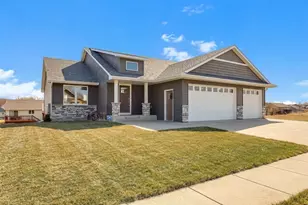 310 Falcon Run, Eagle Lake, MN 56024 - Photo 2