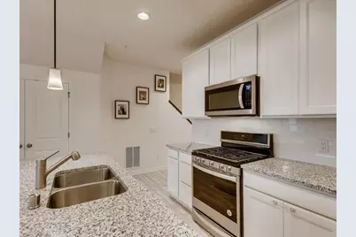 718 Maggie Way, Chanhassen, MN 55317 - Photo 16