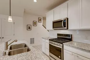 718 Maggie Way, Chanhassen, MN 55317 - Photo 16