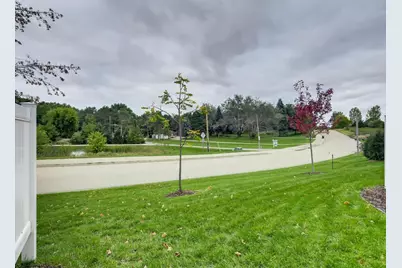 718 Maggie Way, Chanhassen, MN 55317 - Photo 2