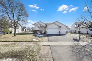 688 101st Ave NE, Blaine, MN 55434 - Photo 2