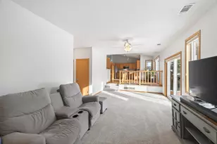 14825 39th Ave N, Plymouth, MN 55446 - Photo 8