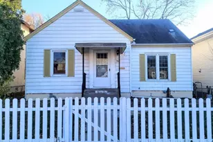 960 Geranium Ave E, Saint Paul, MN 55106 - Photo 1