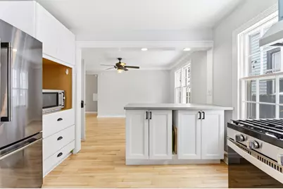 301 E 40th Street, Minneapolis, MN 55409 - Photo 12