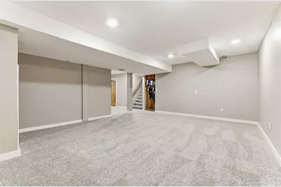 301 E 40th Street, Minneapolis, MN 55409 - Photo 28