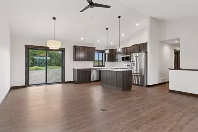 471 Coyote Way, New Richmond, WI 54017 - Photo 6