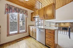 318 Dale Ave, Moorhead, MN 56560 - Photo 14