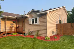 10453 61st St NE, Albertville, MN 55301 - Photo 2