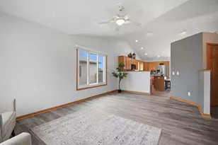 1437 Nottingham Dr, Owatonna, MN 55060 - Photo 6