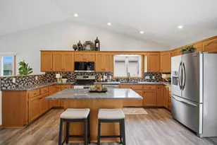 1437 Nottingham Dr, Owatonna, MN 55060 - Photo 8