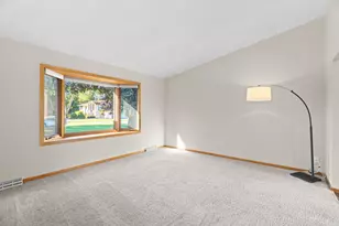 18208 Valley View Rd, Eden Prairie, MN 55346 - Photo 8