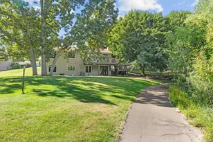 18208 Valley View Rd, Eden Prairie, MN 55346 - Photo 24