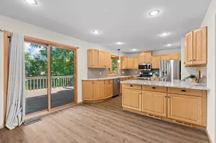 18208 Valley View Rd, Eden Prairie, MN 55346 - Photo 4
