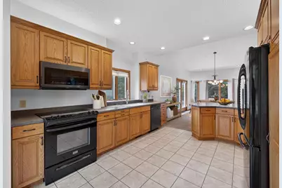 2032 Fox Valley Drive SW, Rochester, MN 55902 - Photo 4