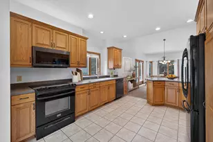 2032 Fox Valley Dr SW, Rochester, MN 55902 - Photo 4