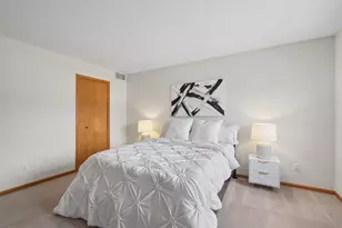 17878 Cobblestone Way, Eden Prairie, MN 55347 - Photo 16