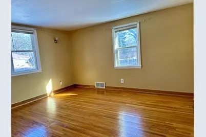 297 Maryland Avenue W, Saint Paul, MN 55117 - Photo 10