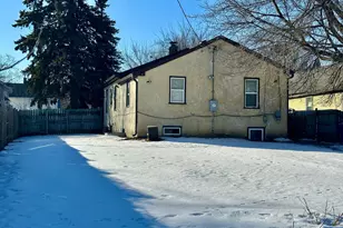 297 Maryland Ave W, Saint Paul, MN 55117 - Photo 2