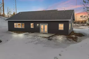 912 Carter Cir, Eveleth, MN 55734 - Photo 6