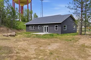912 Carter Cir, Eveleth, MN 55734 - Photo 4