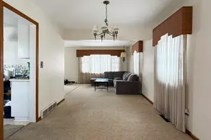 1913 6th Ave NE, Austin, MN 55912 - Photo 6