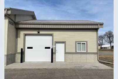 1020 S Victory Drive #A, Mankato, MN 56001 - Photo 1