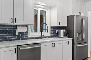 16100 Temple Dr, Minnetonka, MN 55345 - Photo 4