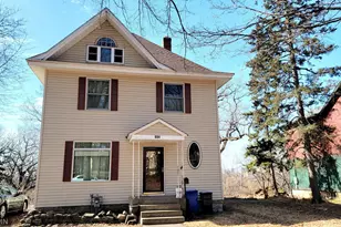 884 Mound St, Saint Paul, MN 55106 - Photo 1