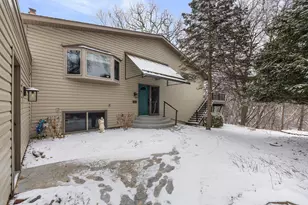 9708 Mill Creek Dr, Eden Prairie, MN 55347 - Photo 6