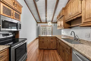 9708 Mill Creek Dr, Eden Prairie, MN 55347 - Photo 16