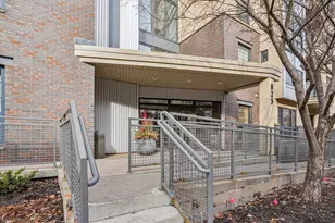 825 Berry St, Saint Paul, MN 55114 - Photo 34