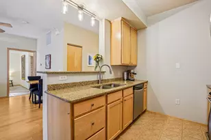 825 Berry St, Saint Paul, MN 55114 - Photo 16