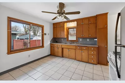 2724 McKnight Road N, North Saint Paul, MN 55109 - Photo 8