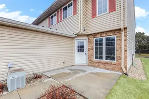 270 E Orchard St, Belle Plaine, MN 56011 - Photo 2