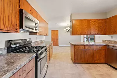 2807 Edgewood Drive N, Fargo, ND 58102 - Photo 14