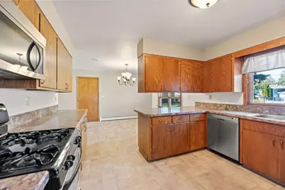 2807 Edgewood Drive N, Fargo, ND 58102 - Photo 12